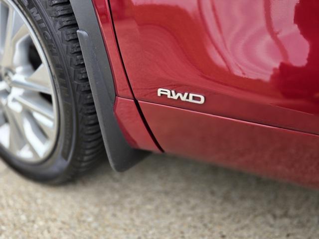 used 2020 Toyota Highlander Hybrid car, priced at $33,957