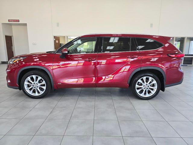 used 2020 Toyota Highlander Hybrid car, priced at $29,330