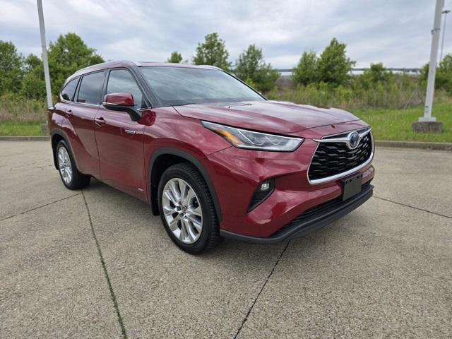 used 2020 Toyota Highlander Hybrid car, priced at $33,957