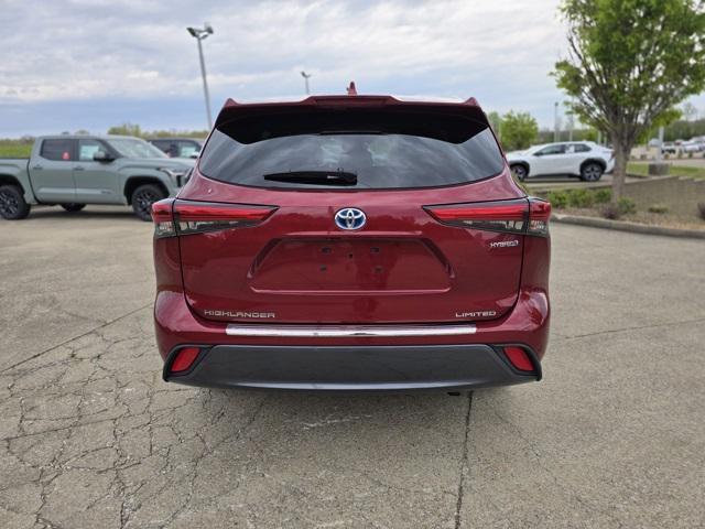 used 2020 Toyota Highlander Hybrid car, priced at $33,957