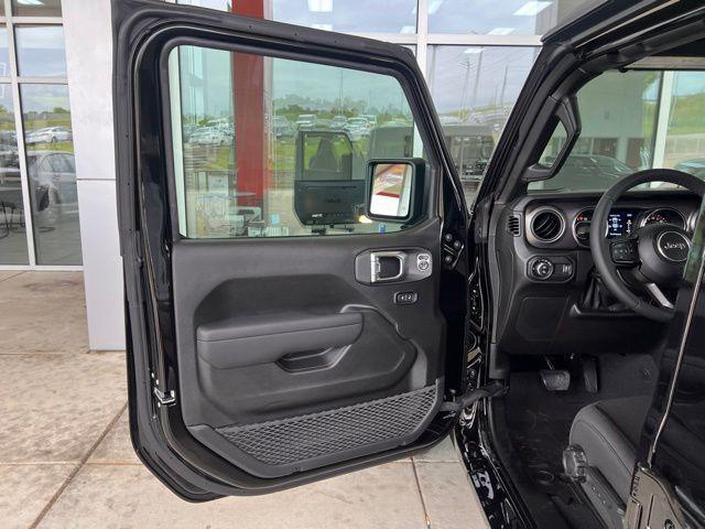 used 2023 Jeep Gladiator car, priced at $33,800