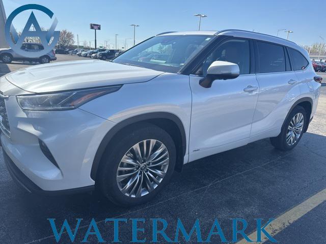 used 2024 Toyota Highlander Hybrid car, priced at $55,997