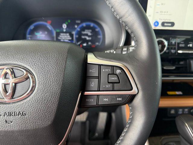 used 2024 Toyota Highlander Hybrid car, priced at $54,997