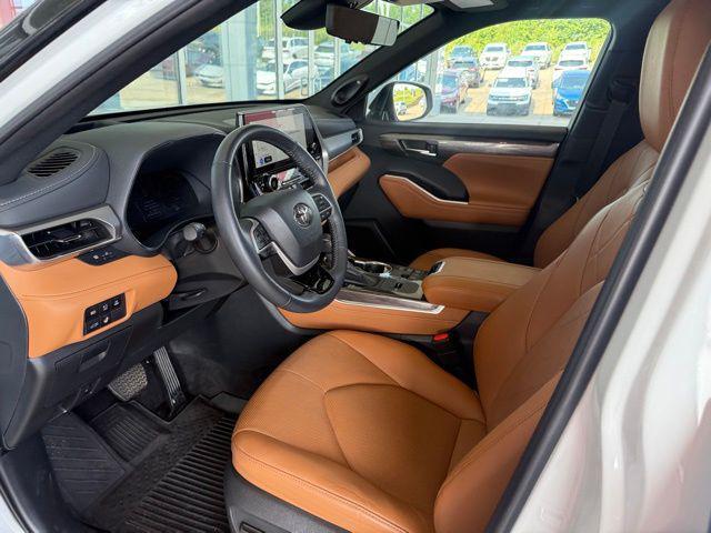 used 2024 Toyota Highlander Hybrid car, priced at $54,997