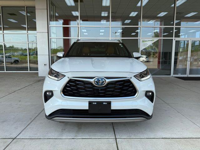 used 2024 Toyota Highlander Hybrid car, priced at $54,997