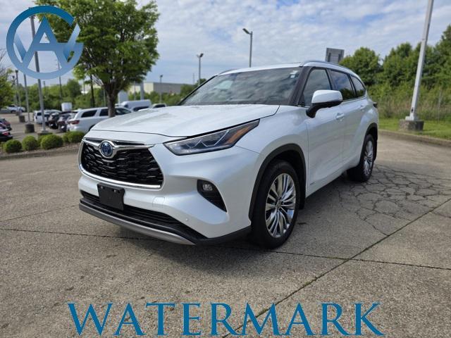 used 2024 Toyota Highlander Hybrid car, priced at $55,997