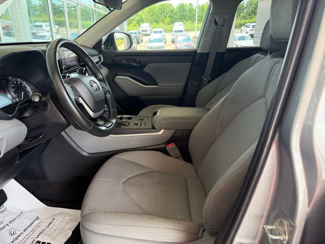 used 2023 Toyota Highlander car, priced at $28,998