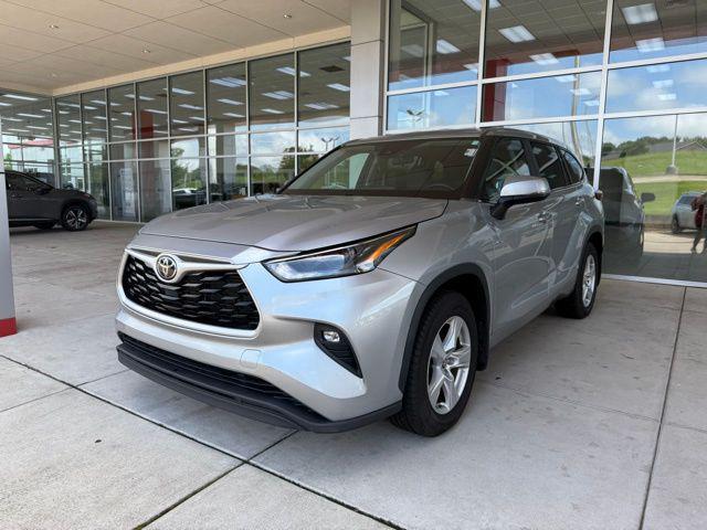 used 2023 Toyota Highlander car, priced at $28,998