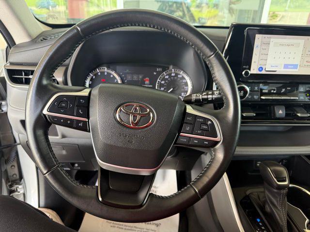 used 2023 Toyota Highlander car, priced at $28,998