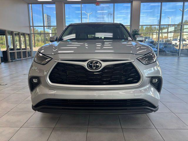 used 2023 Toyota Highlander car, priced at $28,128