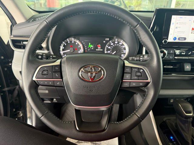 used 2023 Toyota Highlander car, priced at $28,393