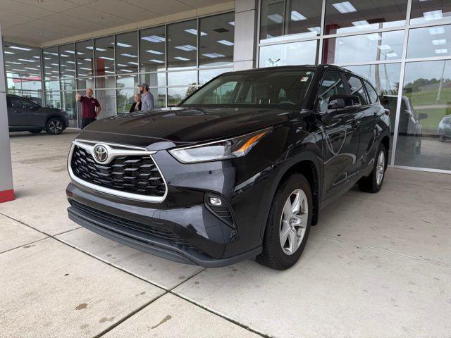used 2023 Toyota Highlander car, priced at $28,393