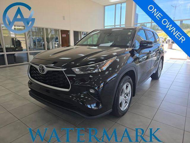 used 2023 Toyota Highlander car, priced at $26,997