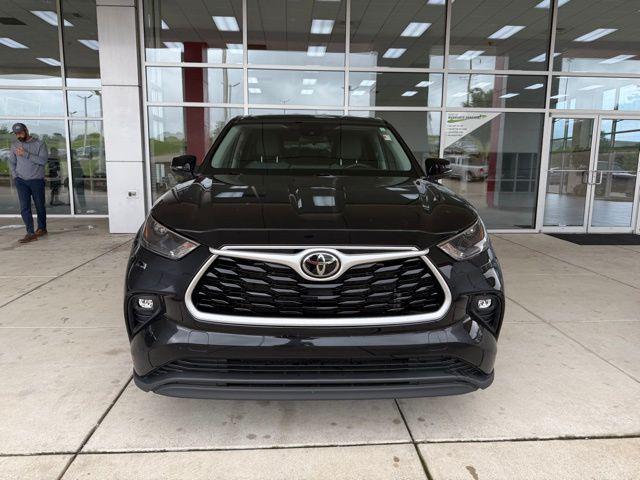 used 2023 Toyota Highlander car, priced at $28,393