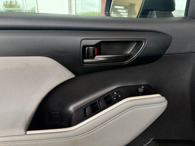 used 2023 Toyota Highlander car, priced at $28,393