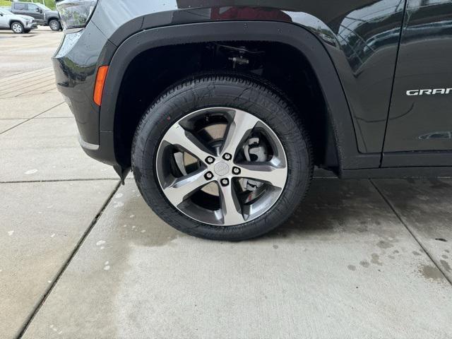 new 2024 Jeep Grand Cherokee L car, priced at $55,914