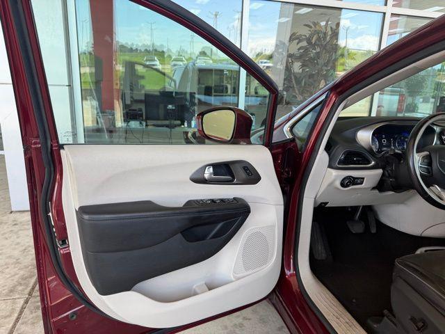 used 2018 Chrysler Pacifica car, priced at $14,689