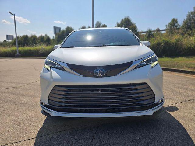 used 2021 Toyota Sienna car, priced at $39,995