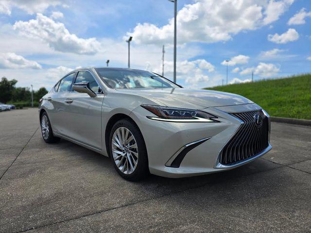 used 2019 Lexus ES 300h car, priced at $34,975