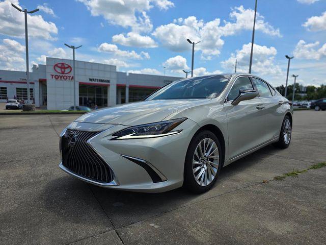 used 2019 Lexus ES 300h car, priced at $34,975