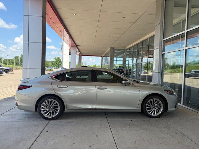 used 2019 Lexus ES 300h car, priced at $34,975