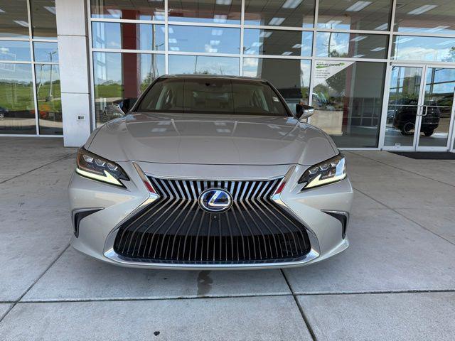 used 2019 Lexus ES 300h car, priced at $34,975