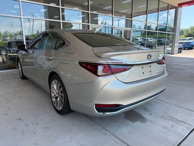 used 2019 Lexus ES 300h car, priced at $34,975
