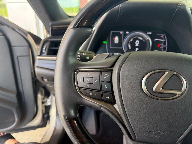 used 2019 Lexus ES 300h car, priced at $34,975