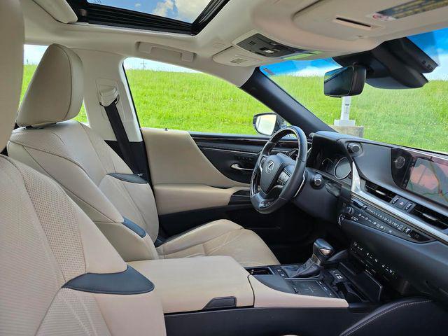 used 2019 Lexus ES 300h car, priced at $34,975