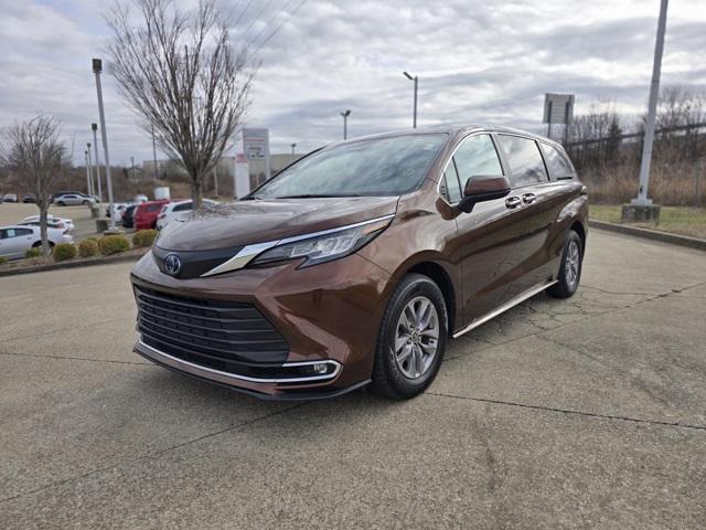 used 2023 Toyota Sienna car, priced at $38,966