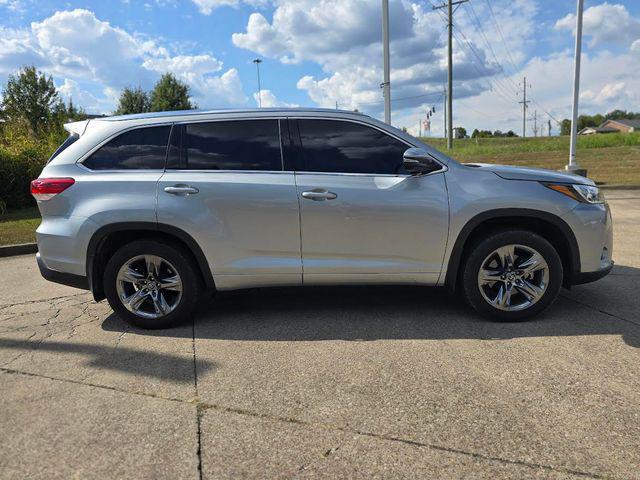 used 2019 Toyota Highlander car, priced at $27,500