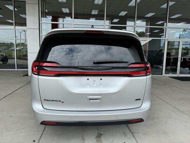 new 2024 Chrysler Pacifica car, priced at $49,344