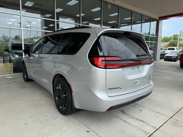 new 2024 Chrysler Pacifica car, priced at $49,344