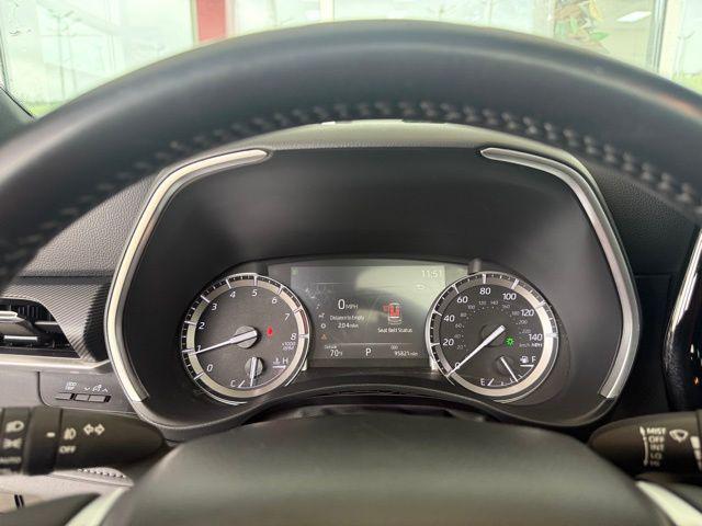 used 2022 Toyota Highlander car, priced at $33,978