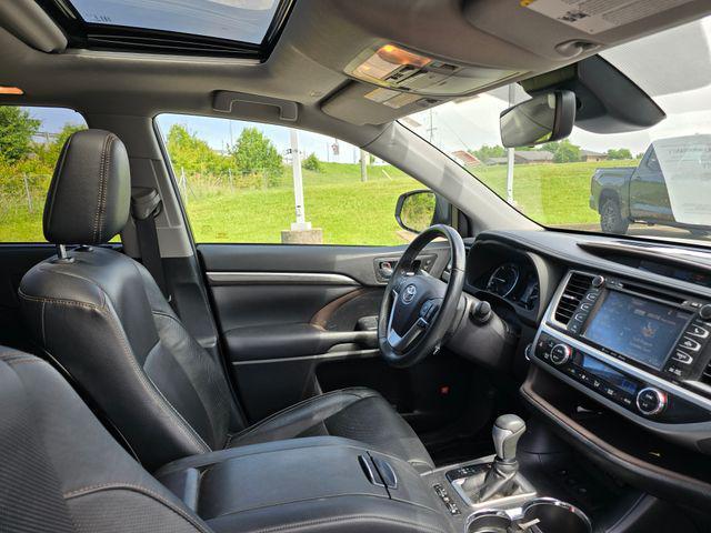 used 2019 Toyota Highlander Hybrid car, priced at $35,314