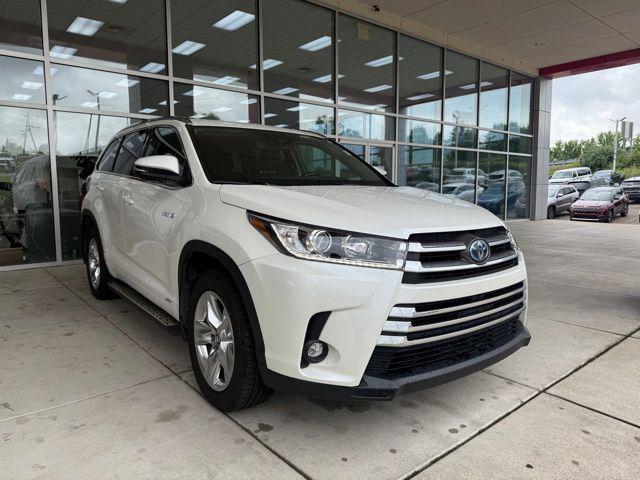 used 2019 Toyota Highlander Hybrid car, priced at $35,314