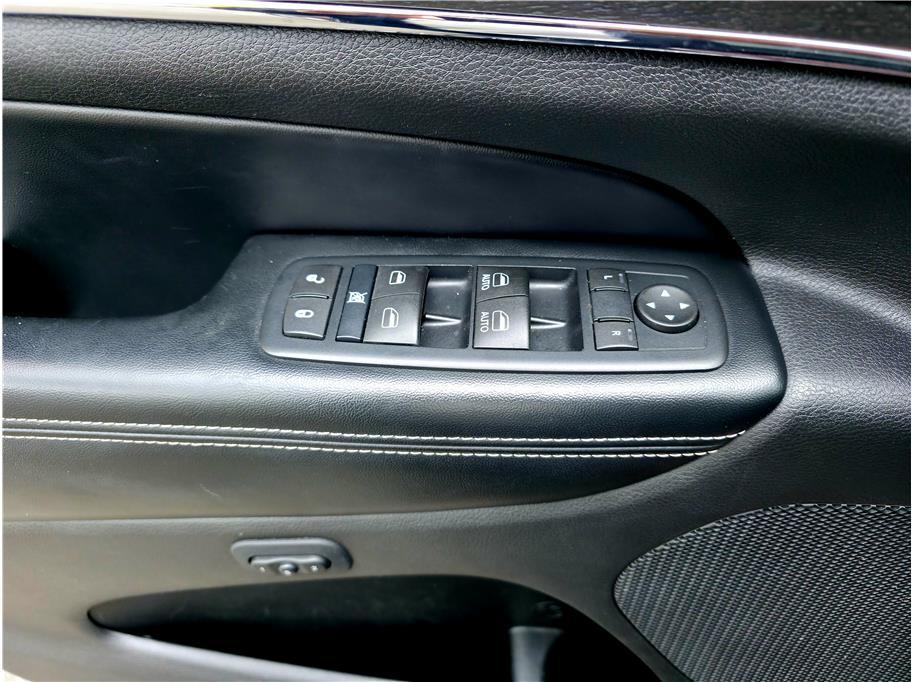 used 2016 Jeep Grand Cherokee car, priced at $12,990