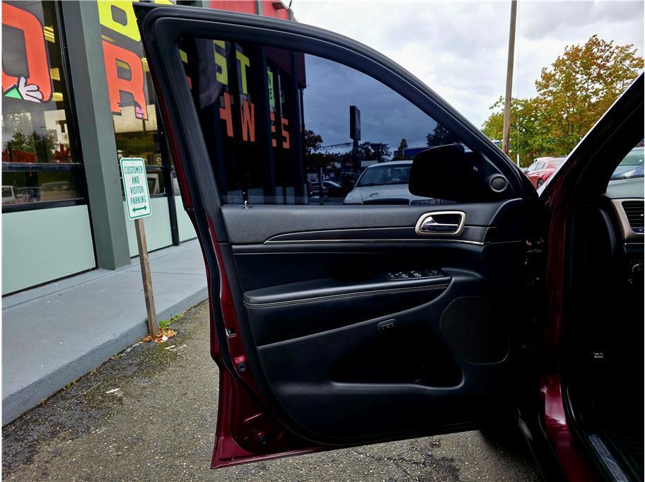 used 2016 Jeep Grand Cherokee car, priced at $12,990