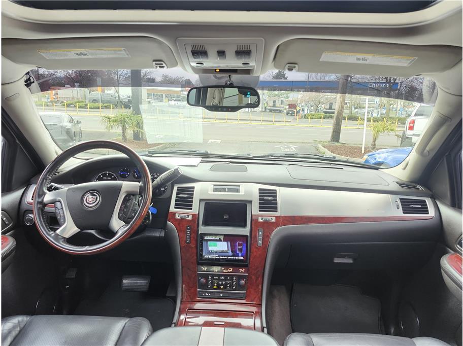 used 2007 Cadillac Escalade car, priced at $7,990