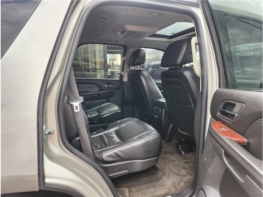 used 2007 Cadillac Escalade car, priced at $7,990