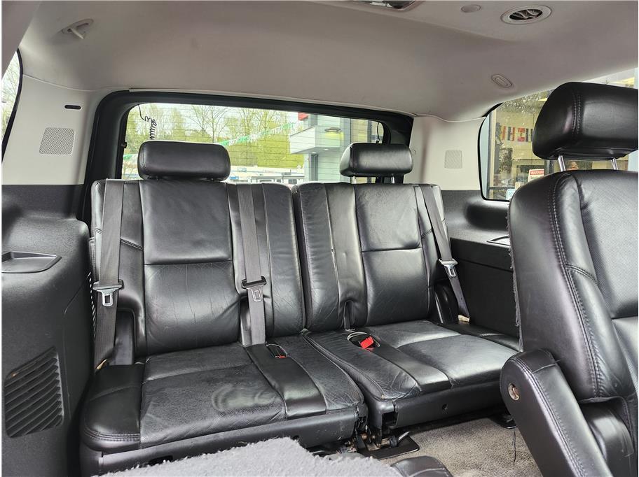 used 2007 Cadillac Escalade car, priced at $7,990