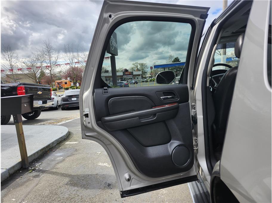 used 2007 Cadillac Escalade car, priced at $7,990