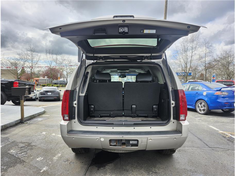 used 2007 Cadillac Escalade car, priced at $7,990