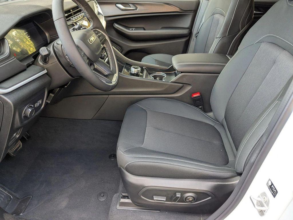new 2025 Jeep Grand Cherokee car, priced at $38,496