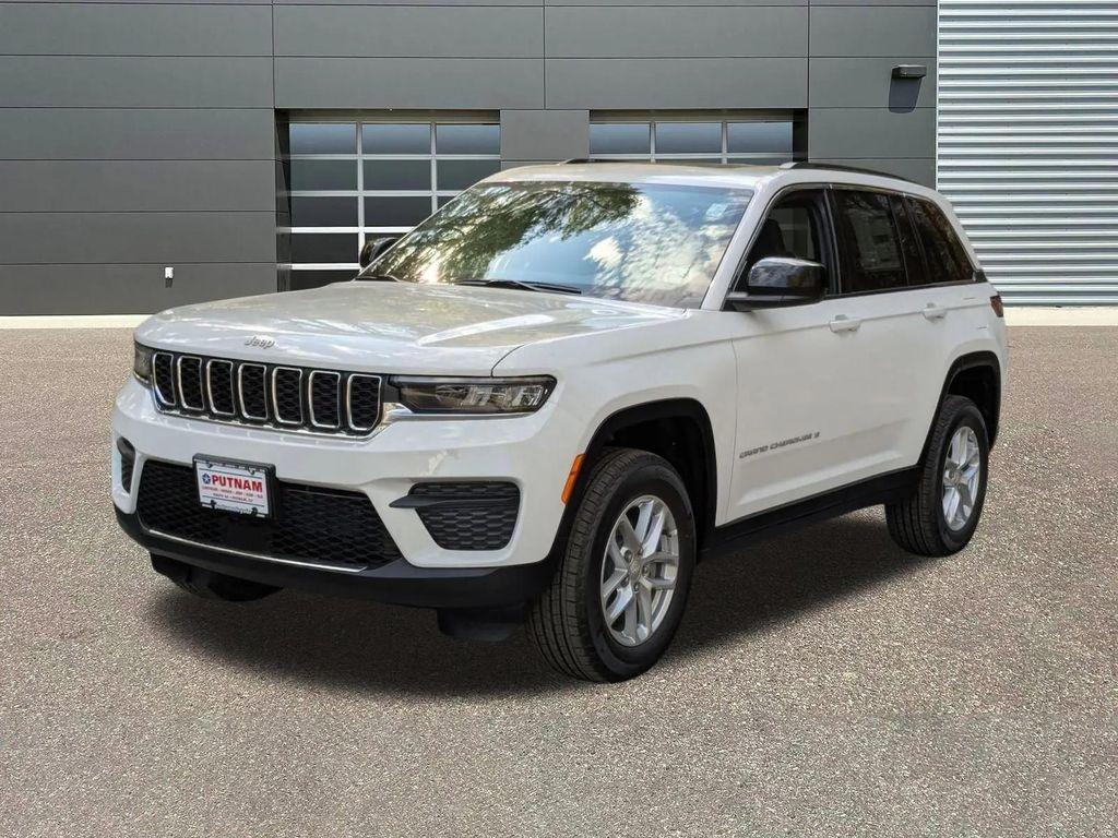 new 2025 Jeep Grand Cherokee car, priced at $38,496