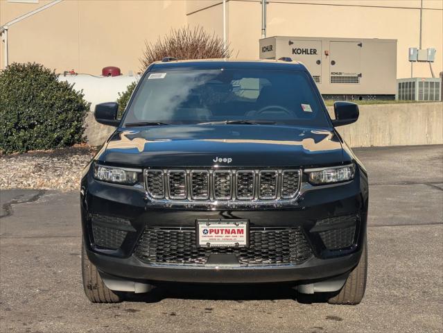 new 2025 Jeep Grand Cherokee car, priced at $40,175