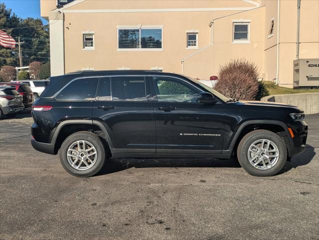 new 2025 Jeep Grand Cherokee car, priced at $40,175