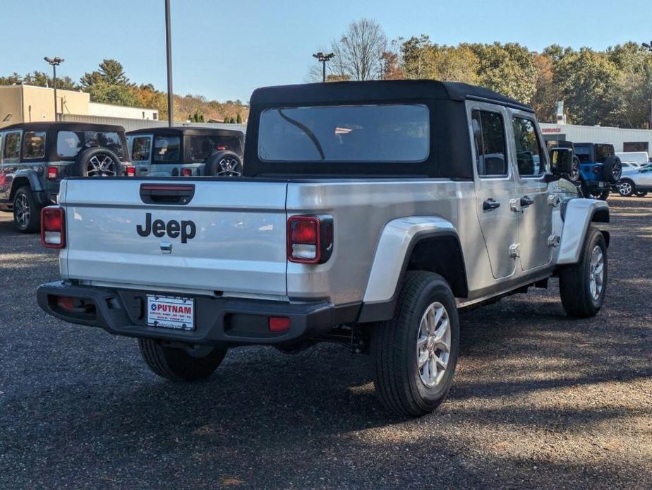 new 2023 Jeep Gladiator car, priced at $42,550