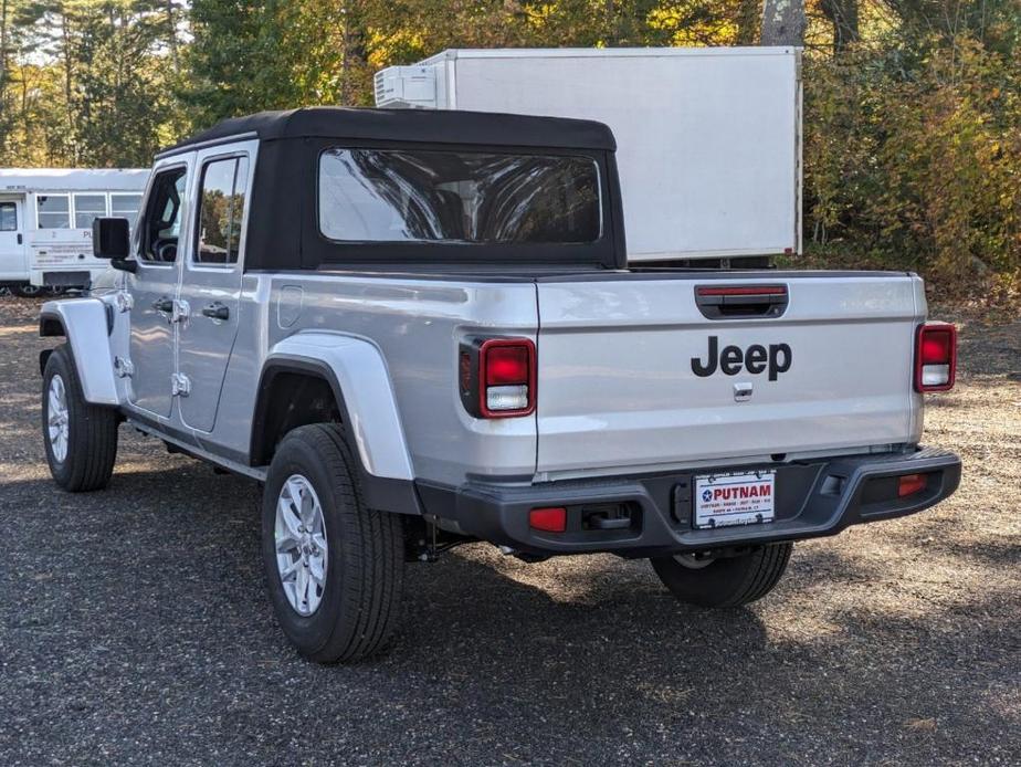new 2023 Jeep Gladiator car, priced at $42,550