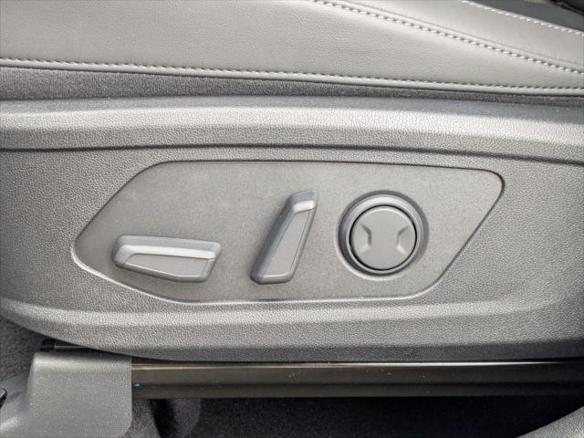 new 2025 Kia Sorento car, priced at $38,047